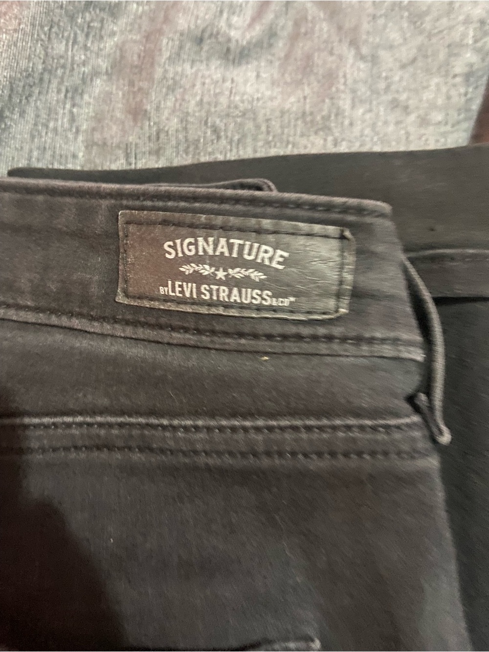 Levi's Signature Women's Black Ankle Jeans